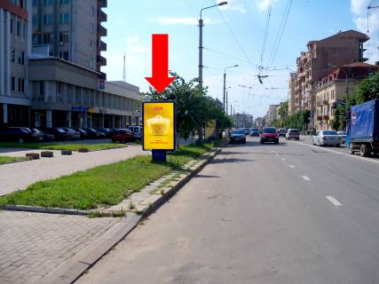 Ситилайт B в Ивано-Франковске, 1.8x1.2  Незалежності вул. / Бандери вул., 1, біля Педагогічного інституту, Укрсоцбанку фото 1