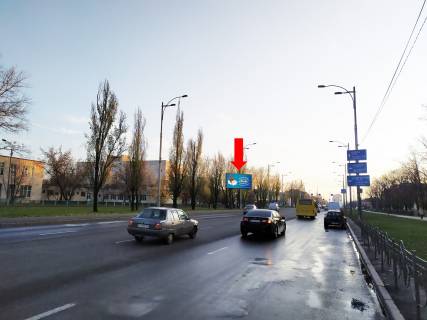 Призма  в Киеве, 3x6  просп. Леоніда Каденюка (Гагаріна). 22, роздільник, в сторону пл. Дарницької (колиш. Ленінгардская пл.) - 446002 фото 1
