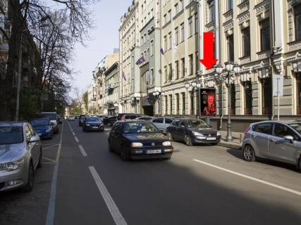 Ситилайт B в Киеве, 1.8x1.2  Ярославів Вал вул., 22, біля входу в готель "Radisson", в сторону Львівської пл. фото 1