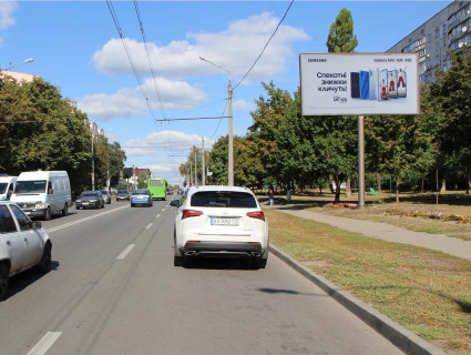 Билборд A в Харькове, 3x6  Холодногірська (Єлізарова) вул., 4, з центру фото 1