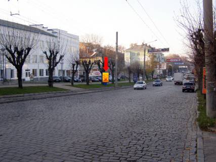 Ситилайт B в Черновцах, 1.8x1.2  Головна вул., 124, центральний вхід фабрики "Імпульс", в центр фото 1