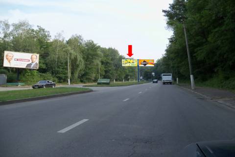 Билборд  в Черновцах, 3x6  Ізмайлівська вул., біля ринку "Калиновський", роздільник, в центр фото 1