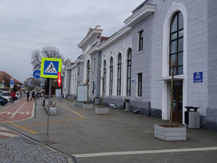 Ситилайт A в Мукачеве, 1.8x1.2  Вокзальна вул., 3, Привокзальна площа з боку міста, (2) фото 1