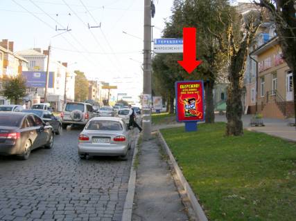 Ситилайт  в Черновцах, 1.8x1.2  Головна вул., 124, біля фабрики "Імпульс", з центру фото 1