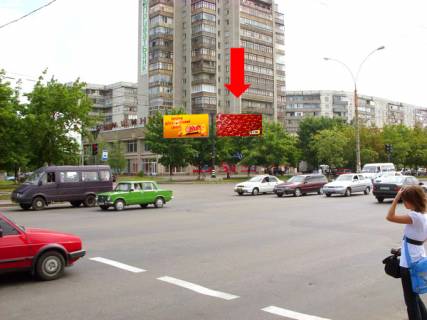 Билборд A в Сумах, 3x6  Харківська вул., 1, біля ТРЦ "Мануфактура", супермаркетів "Сільпо", "Comfy", права фото 1