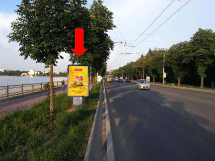 Ситилайт B в Тернополе, 1.8x1.2  Руська вул., біля парку "Сопільче (Топільче)", дамба, в центр фото 1