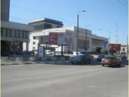 Призма  в Ивано-Франковске, 3x6  Бандери вул. - Незалежності вул., на світлофорі - 436164 фото 1