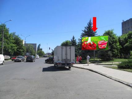 Билборд  в Ужгороде, 3x6  Грушевського вул. / Минайськая вул., біля фірмового магазину "Тиса" фото 1