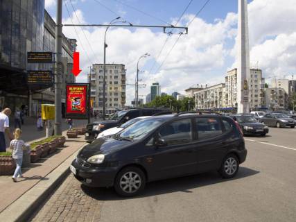 Ситилайт  в Киеве, 1.8x1.2  Галицька площа (Перемоги пл.)., 3, біля універмагу "Україна", в сторону Повітрофлотського мосту фото 1