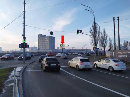 Призма A в Киеве, 3x6  Броварський пр. - просп. Георгія Нарбута (Визволителів), на світлофорі, в бік пр. Броварського - 228808 фото 1