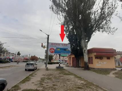 Билборд A в Кривом Роге, 3x6  Металургів пр., 24 - Соборності (кол. Косіора) вул., вхід до парку Хмельницького, у бік Криворіжсталі (кол. Орджоникидзе) вул. фото 1
