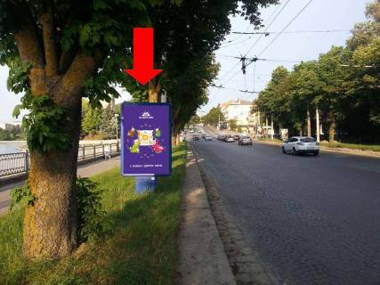 Ситилайт  в Тернополе, 1.8x1.2  Руська вул., біля парку "Сопільче (Топільче)", дамба, в центр фото 1