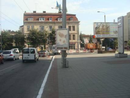 Призма  в Ивано-Франковске, 3x6  Бандери вул. - Незалежності вул., на світлофорі - 436165 фото 1