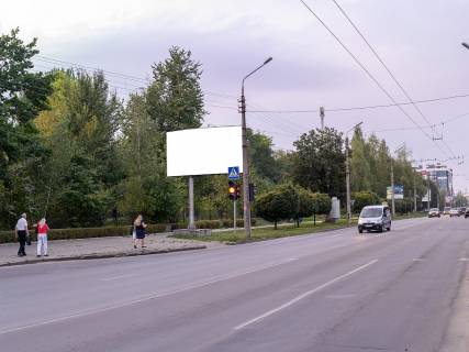 Billboard B in Chernivtsi Geroev Majdana st. (byvs. Krasnoarmejskaa st.), 85, naprotiv Photo 1