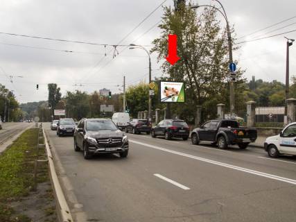 Скроллер  в Киеве, 2.3x3.14  Кирилівська вул. (колиш. Фрунзе вул.) / Подільський узвіз, на світлофорі, в центр - 445400 фото 1