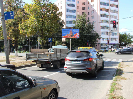 Білборд, Бігборд (Борд)  A у Харкові, 3x6  Холодногірська (Єлізарова) вул., 9, в центр Фото 1