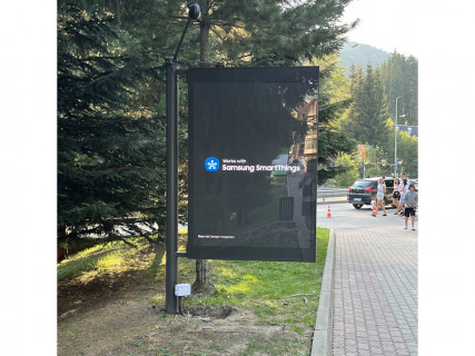 Video Billboard B in Bukovel, 1.8x1.2  Буковель, продовження пішохідної дороги до центру вздовж ресторану "Сало" (3) (пакетний продаж Сіті Пакет Апарт) - 666063 Photo 1