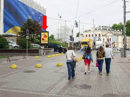Ситилайт  в Киеве, 1.8x1.2  Хрещатик вул., 4, в бік Володимирського узвозу фото 1
