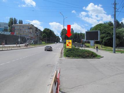 Ситилайт A в Виннице, 1.8x1.2  Соборна вул. / Пирогова вул. / Калічанська (колишня Гагаріна) пл., біля універмагу "Вінницький", центрального парку, в бік Хмельницького шосе фото 1