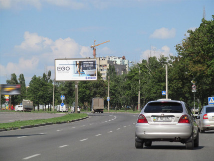 Билборд A в Харькове, 3x6  просп. Льва Ландау (50-річчя СРСР). - Ньютона вул., в центр фото 1