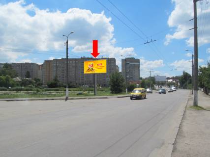 Билборд  в Виннице, 3x6  Левка Лук'яненка (колишня Ватутіна вул.) 58 / Юрія Іллєнка (колишня Мороза) вул., біля розвороту тролейбуса, в центр фото 1