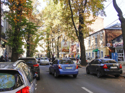 Призматрон, Призма A у Харкові, 3x2  Мистецтв (Червонопрапорна) вул., 3 - 666841 Фото 1