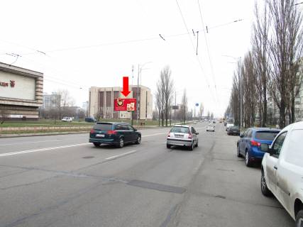 Призма B в Киеве Драйзера ул. - просп. Червоної Калини (Володимира Маяковського)., кинотеатр "Флоренция", в сторону Бальзака ул. - 321745 фото 1
