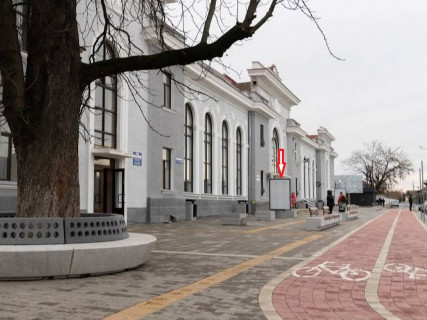 Ситилайт A в Мукачеве, 1.8x1.2  Вокзальна вул., 3, Привокзальна площа з боку міста, (2) фото 1