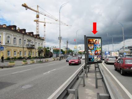 Video Billboard A in Kyiv, 1.8x1.2  Набережно-Хрещатицька вул., 19/21, на р/п, (6-1), у бік Гаванського мосту - 583650 Photo 1