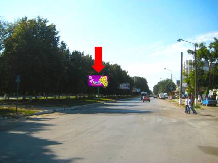 Билборд A в Каменец-Подольском, 3x6  Грушевського вул. / Тімірязєва вул., роздільник, в центр фото 1