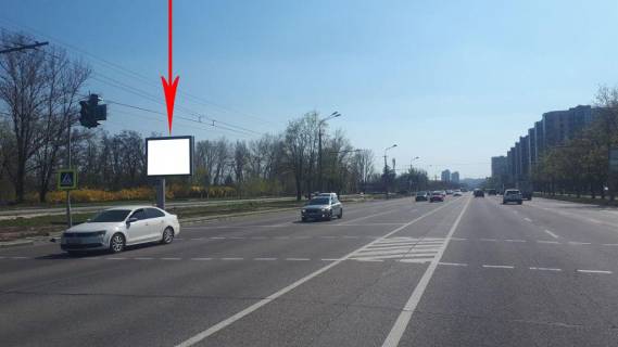 Backlight B in Dnipro (Dnipropetrovsk) Naberezna Peremogi st., 29, za svitloforom, v storonu st. Mandrikivs'kij Photo 1