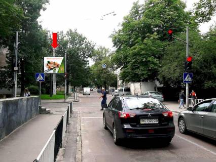 Scrolller, Scroll A in Lviv, 2.3x3.14  Geroiv UPA st. / Vasil'kivs'kogo st., svitlofor, z centru - 470898 Photo 1