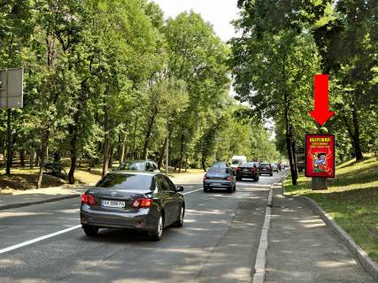 Ситилайт  в Киеве, 1.8x1.2  Дніпровський узвіз №1, в бік Набережного шосе фото 1