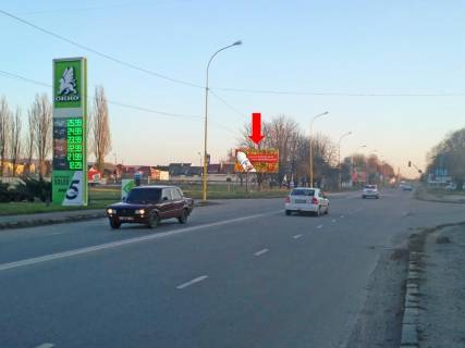 Билборд B в Ужгороде, 3x6  Карпатської України (Гагаріна) вул. / Мартина вул. (кол. Паризької комуни вул.), біля АЗС "ОККО", з центру фото 1