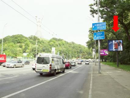Скроллер  в Киеве, 2.3x3.14  Миколи Міхновського бульвар (Дружби Народів бульвар)., 50 м. до пл. ГВОВ, на світлофорі, в сторону мосту Патона - 445507 фото 1
