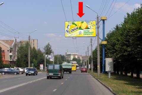 Билборд A в Черновцах, 3x6  Героїв Майдану (Червоноармійська) вул., 79, в центр (флажок) фото 1