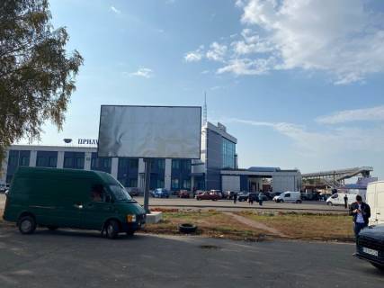 Билборд B в Прилуках Привокзальна пл., навпроти ж/д станції "Прилуки", інша сторона центрального вокзалу фото 1