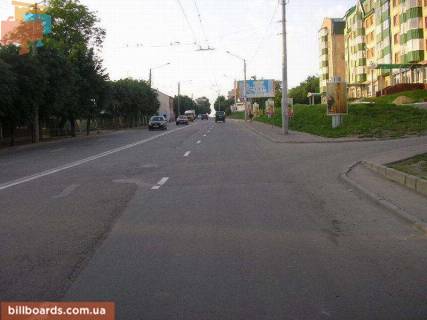 Билборд A в Черновцах Героїв Майдану вул. (колиш. Червоноармійська вул.), 55, в центр фото 1