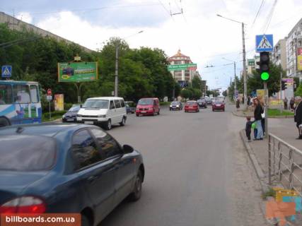 Билборд B в Черновцах Героїв Майдану вул. (колиш. Червоноармійська вул.), 174 - Луцька вул. фото 1