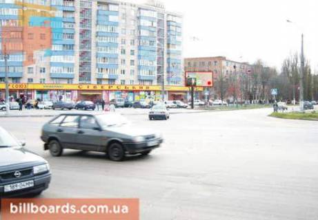 Призма  в Чернигове Победы пр-т, пл. Гер Сталинграда, с ул. Рокосовского, со стороны рынка "Нива" - 81444 фото 1