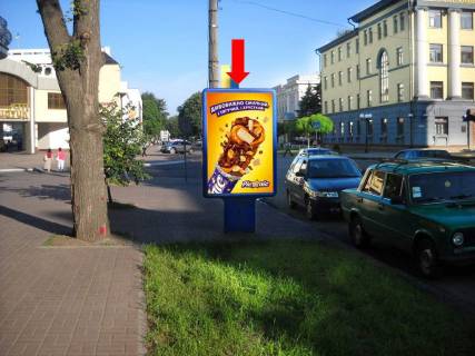 Ситилайт B в Черкассах, 1.8x1.2  Хрещатик вул. / Дашкевича вул., біля Укрсоцбанку, в бік ТРЦ "Хрещатик-сіті" фото 1