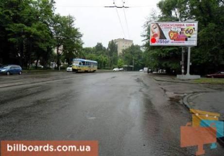 Призма  в Днепр (Днепропетровск) Хмельницкого пр. (бывш. Героев Сталинграда ул.), 107 / Дениса Котенка (колишня 152-ї дивізії) ул., в центр - 79131 фото 1