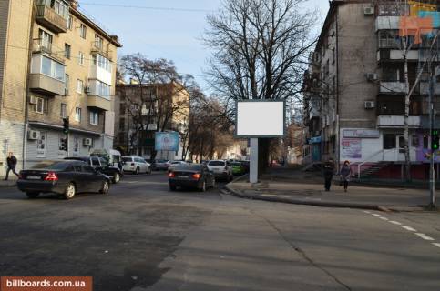 Скроллер A в Днепр (Днепропетровск) Воскресенська вул. (колиш. Леніна вул.), 1 - Володимира Великого вул. (колиш. Плеханова вул.), 11 - 153918 фото 1