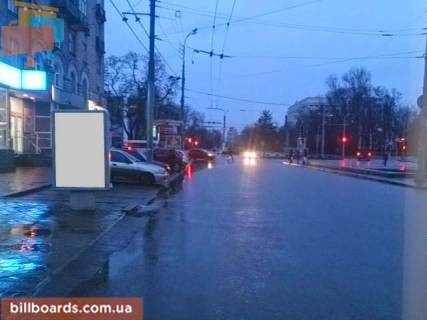 Ситилайт B в Днепр (Днепропетровск) Поля пр. (бывш. Кирова пр.), 2А - Лесі Українки (Пушкіна) пр., 25-27 фото 1