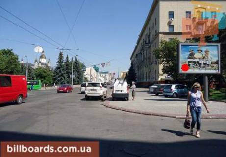 Скроллер  в Харькове Университетская ул., 9 / Соборный спуск, Успенский собор, в сторону Бурсацкий спуск - 80906 фото 1