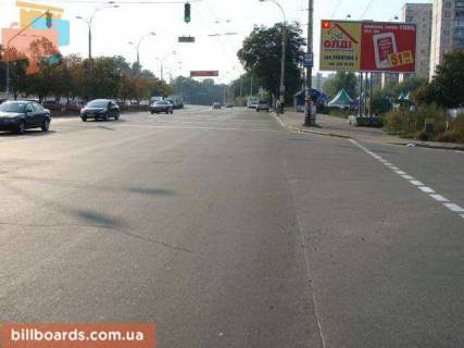 Призма A в Киеве просп. Європейського Союзу (Правди)., 66 - вул. Межова, світлофор, біля супермаркету "Сільпо" - 105879 фото 1
