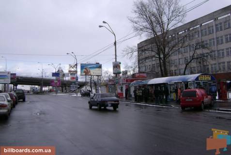 Prismatron, Prism A in Kyiv Banderi av. (kolis. Moskovs'kij av.), bila TC "Makros", st. m. "Pocajna" (kolis. st. m. "Petrivka") - 131857 Photo 1