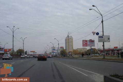 Призма A в Киеве Бандери пр. (колиш. Московський пр.), 18, біля АЗС "Amic", ст. м. "Почайна" (колиш. ст. м. "Петрівка") - 131859 фото 1