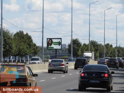 Бэклайт B в Киеве Набережне шосе, 800 м від Пішохідного моста, в сторону мосту Метро фото 1