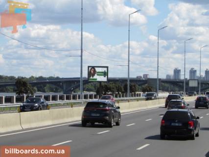 Бэклайт B в Киеве Набережне шосе, 1600м до Пішохідного моста, в сторону мосту Метро фото 1